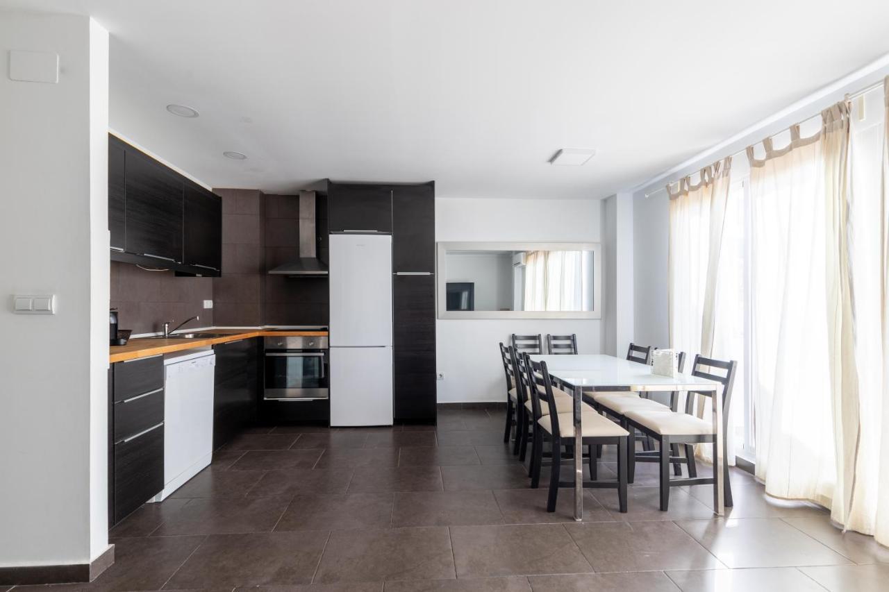 Fun Building Duplexes By Homeabout Малага Екстериор снимка